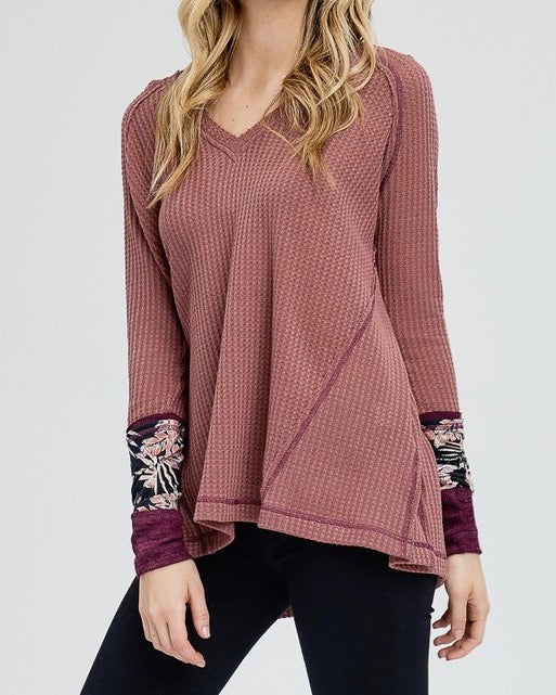 Waffle Knit V-Neck with Contrast Printed Sleeves in Mauve
