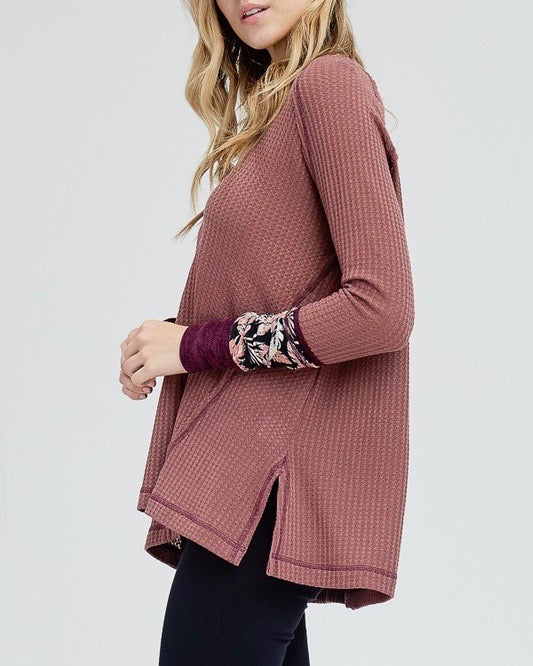 Waffle Knit V-Neck with Contrast Printed Sleeves in Mauve